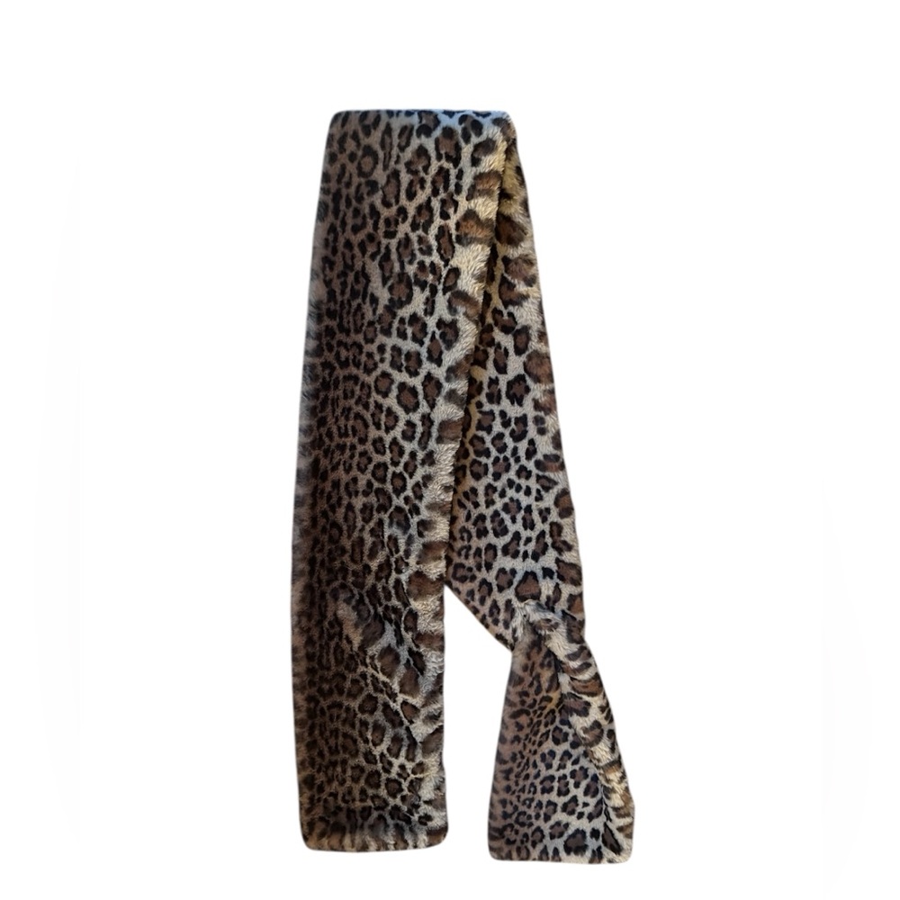Super Soft Leopard Stole - Picture 4 of 5